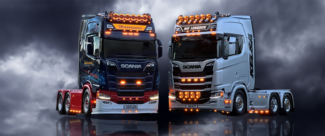 Volvo FMX 2020 on Globetrotter MAX roof bar - Spot On Truck Bars