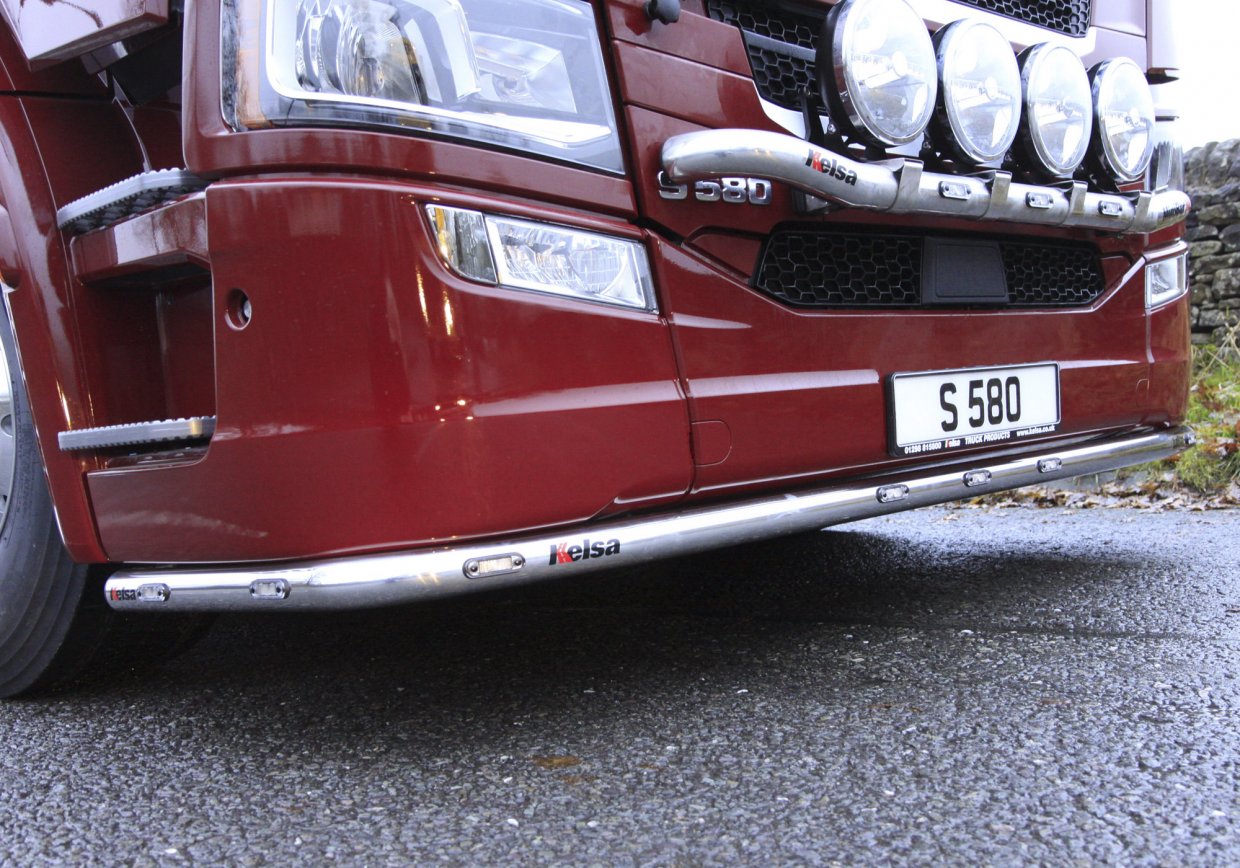 Nerezový rám po nárazník Kelsa LoBar Hluboký nárazník pro  Scania Next Generation R&S Vysoká kabina
