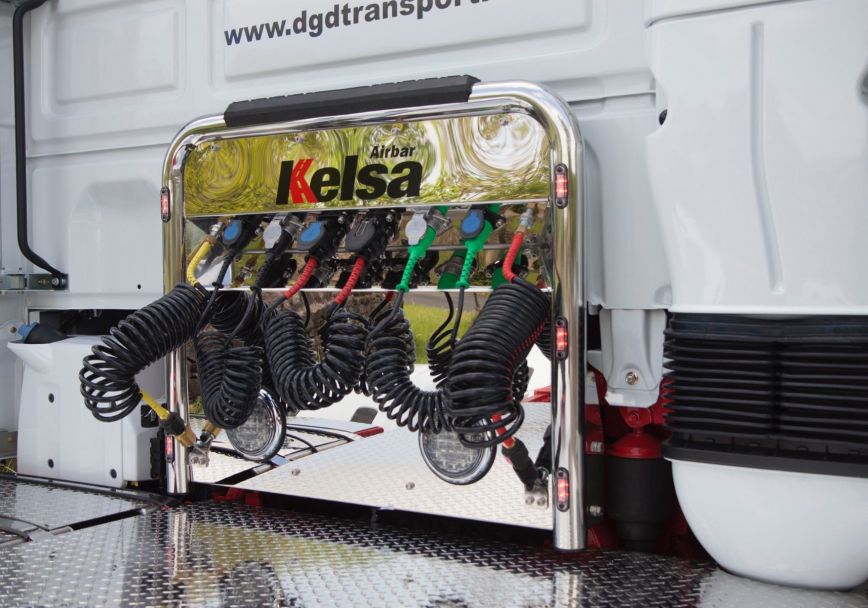 Nerezový rám Kelsa AirBar pro  DAF XF106 Spacecab