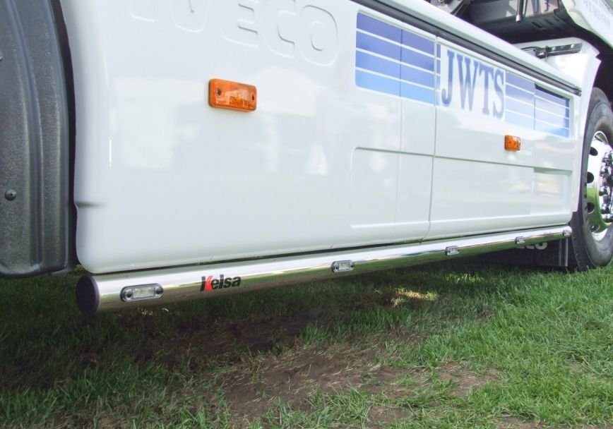 Boční nerezové rámy Kelsa SideBars pro  Iveco Stralis Cube s HIWAY HIWAY