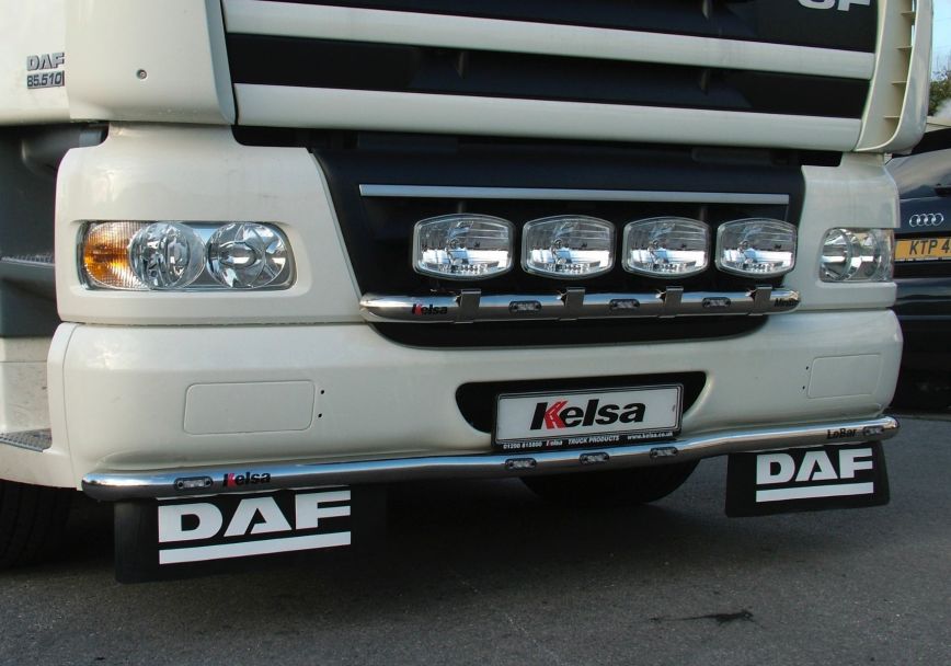 Přední nerezový rám Kelsa MiniBar pro  DAF CF Euro6 Spacecab