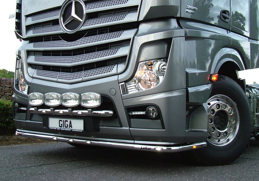 Nerezový rám po nárazník Kelsa LoBar pro  Mercedes Actros 2012-on Gigaspace