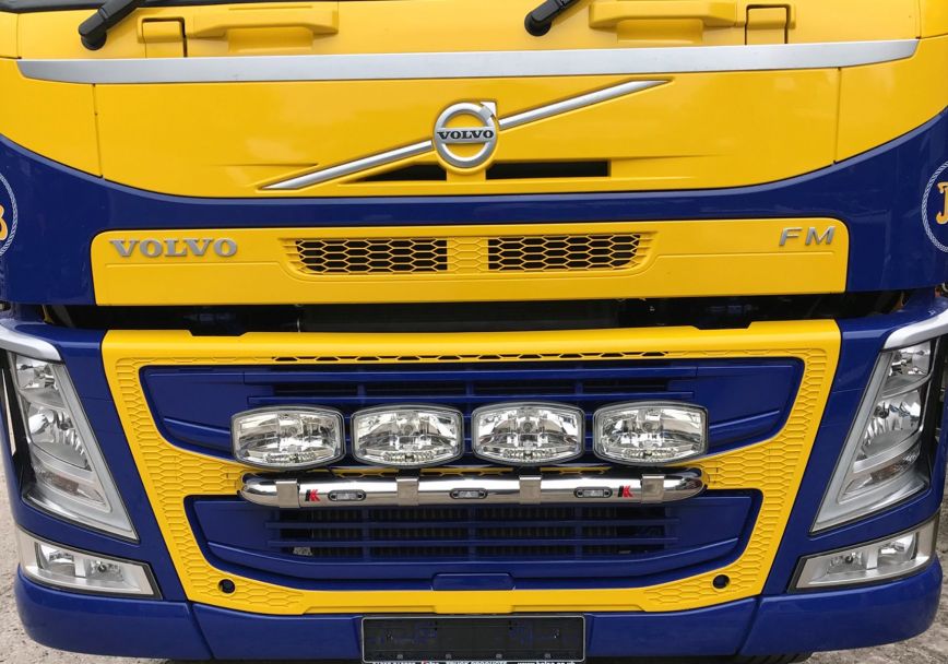 Přední nerezový rám Kelsa MiniBar pro  Volvo FM Euro6 Globetrotter
