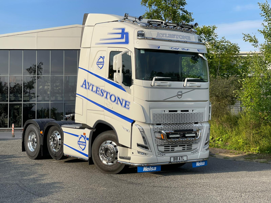 Kelsa Volvo FH V4/5 (higher mounted) MultiBar XS